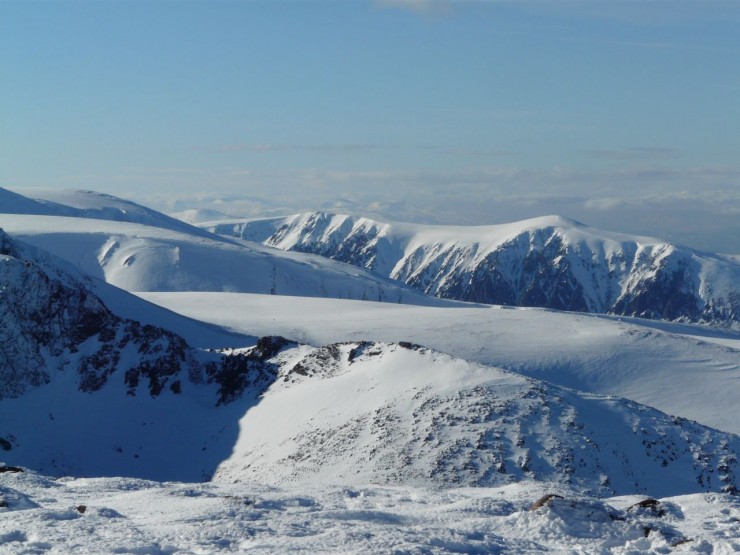 Looking across the Northern Corries and the Sgorans west.