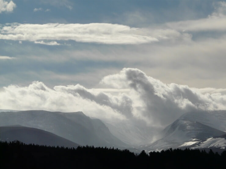 Storm approaching – through a boiling Lairig Ghru