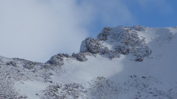 Climbers on the Fiachail Ridge