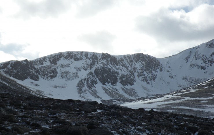 Some bright spells with strong winds, the old snowpack is firming up after last nights thaw 