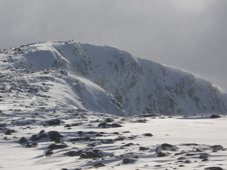 Drifting snow froming windslab on North-West aspects