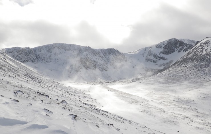 Coire an t-Sneachda - widespread accumulations of windslab on approach slopes