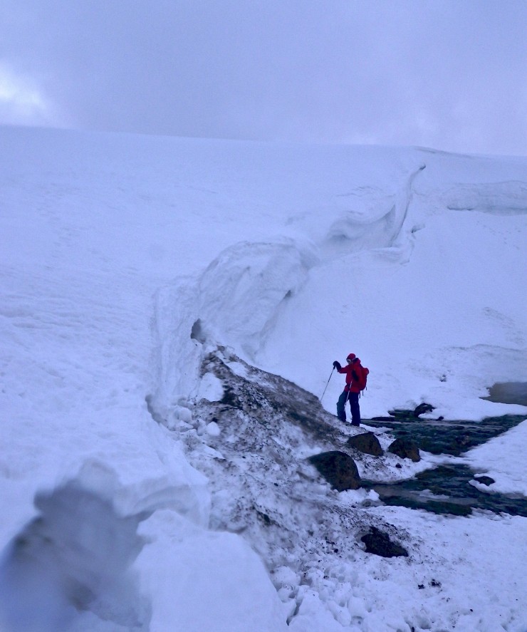 Big drooping cornices in Ciste Mhearad