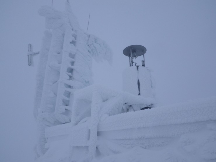 Cairngorm Summit Weather Station - working well in iced up conditions !