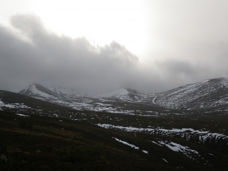 Fiacaill Coire an Sneachda ridge and Lochain