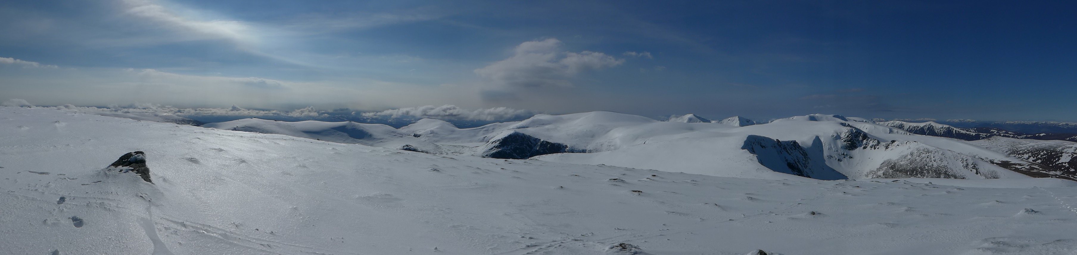 Cairngorm plateau panorama from Cairngorm summit