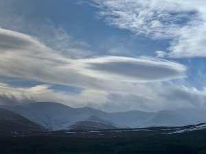 Very Strong winds and Icy slopes