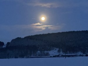 Cold NW airflow continues